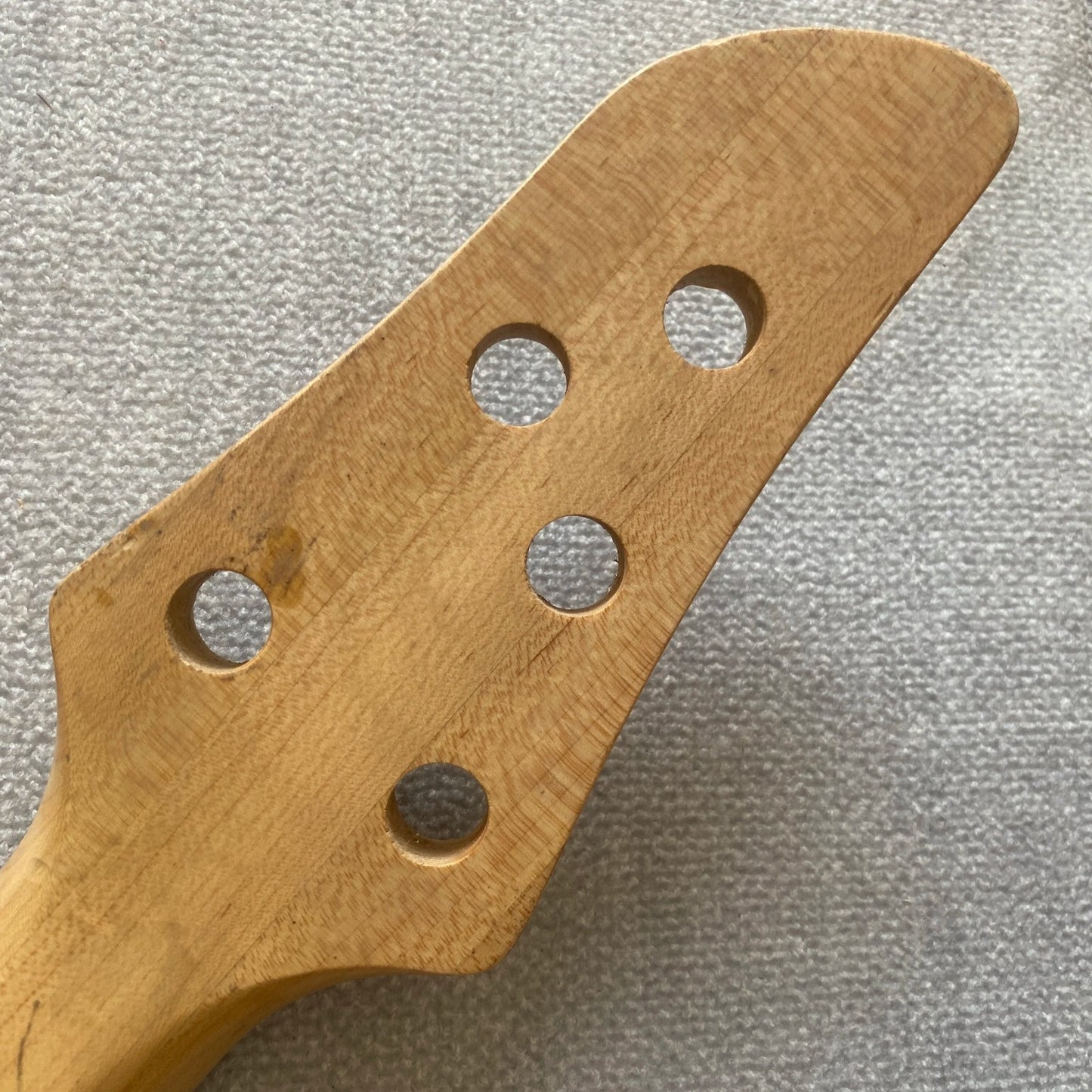 5 String Electric Bass Maple Wood Neck, 21 Frets Rosewood Fingerboard,