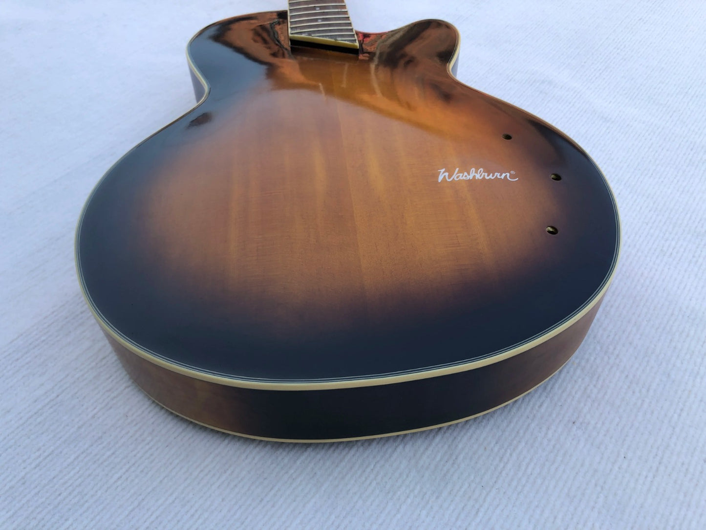 Washburn 5 String Hollow Body Jazz Bass, Maple Neck, Rosewood Fingerbo