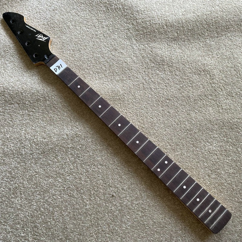 Peavey 4 String Bass Maple Wood Neck, Rosewood Fingerboard, Defected T