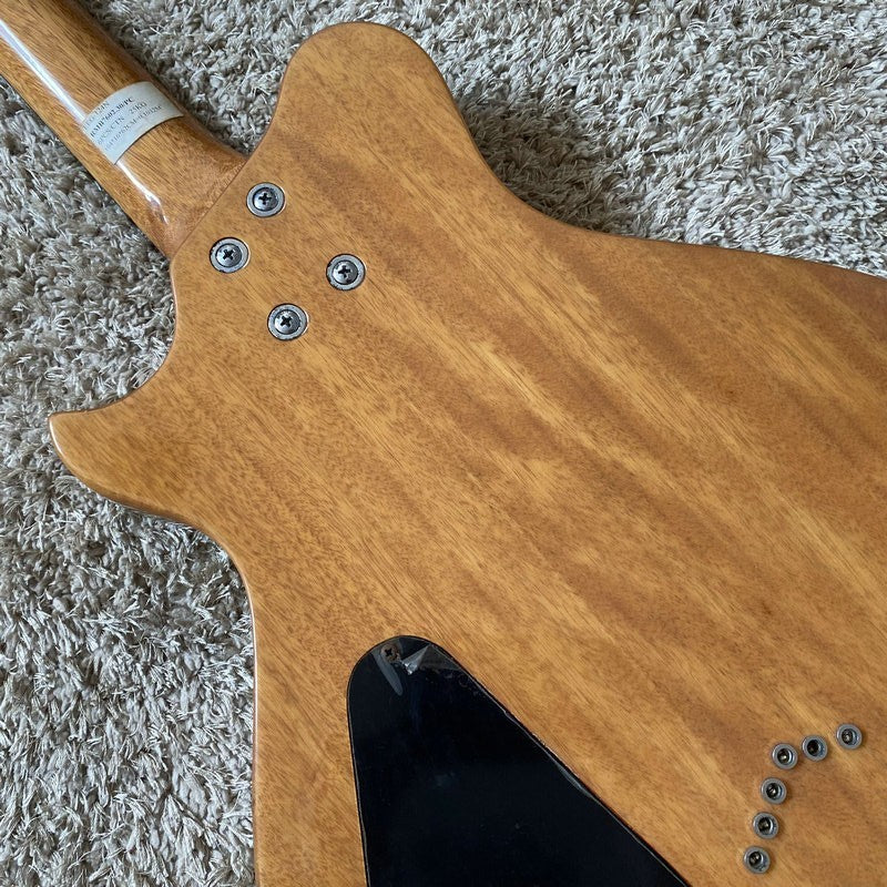 Sakura Guitar, Single Cut Maple Veneer Top Mahogany Body, Rosewood Fin