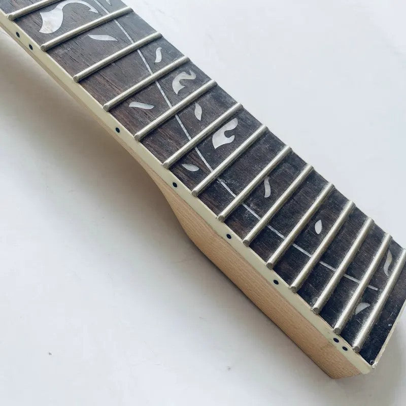 White Electric Guitar Maple Wood Neck, Rosewood 24 Frets Fingerboard