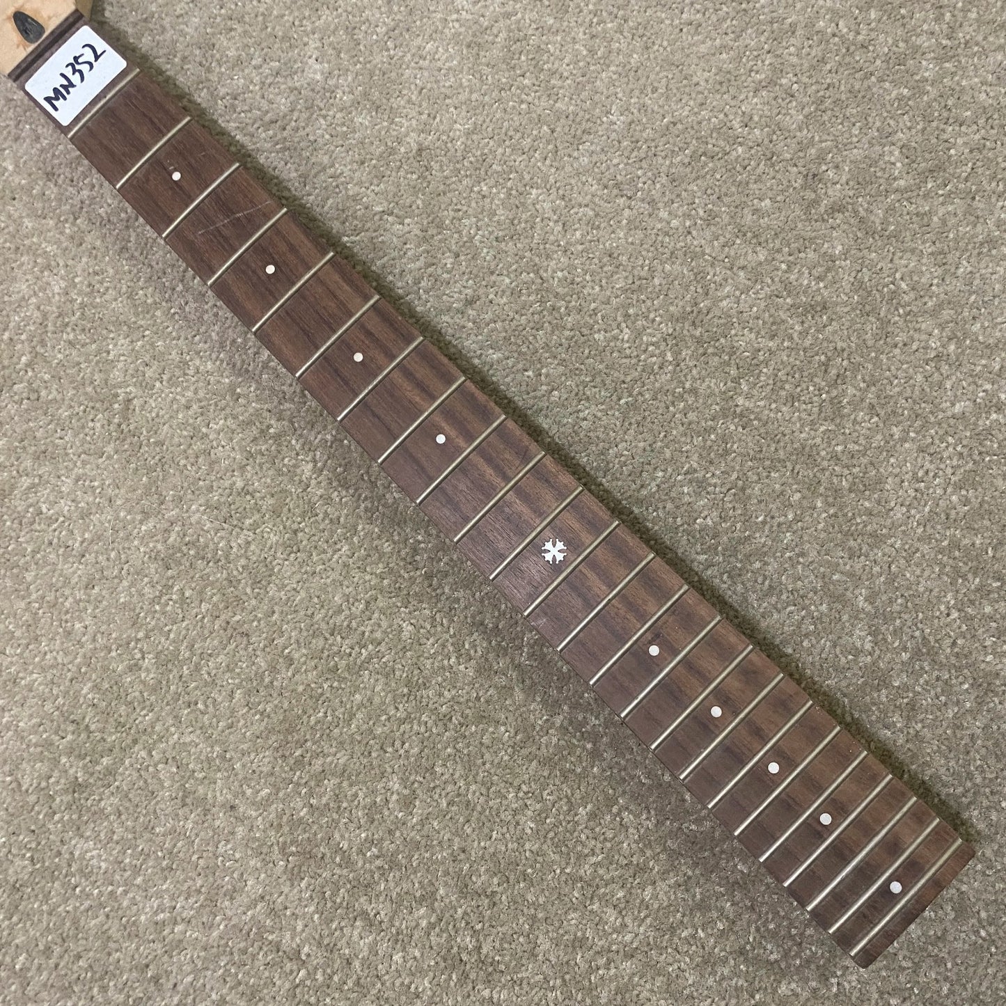 Maple Wood Left Handed guitar Neck, Rosewood Fingerboard 24 Frets