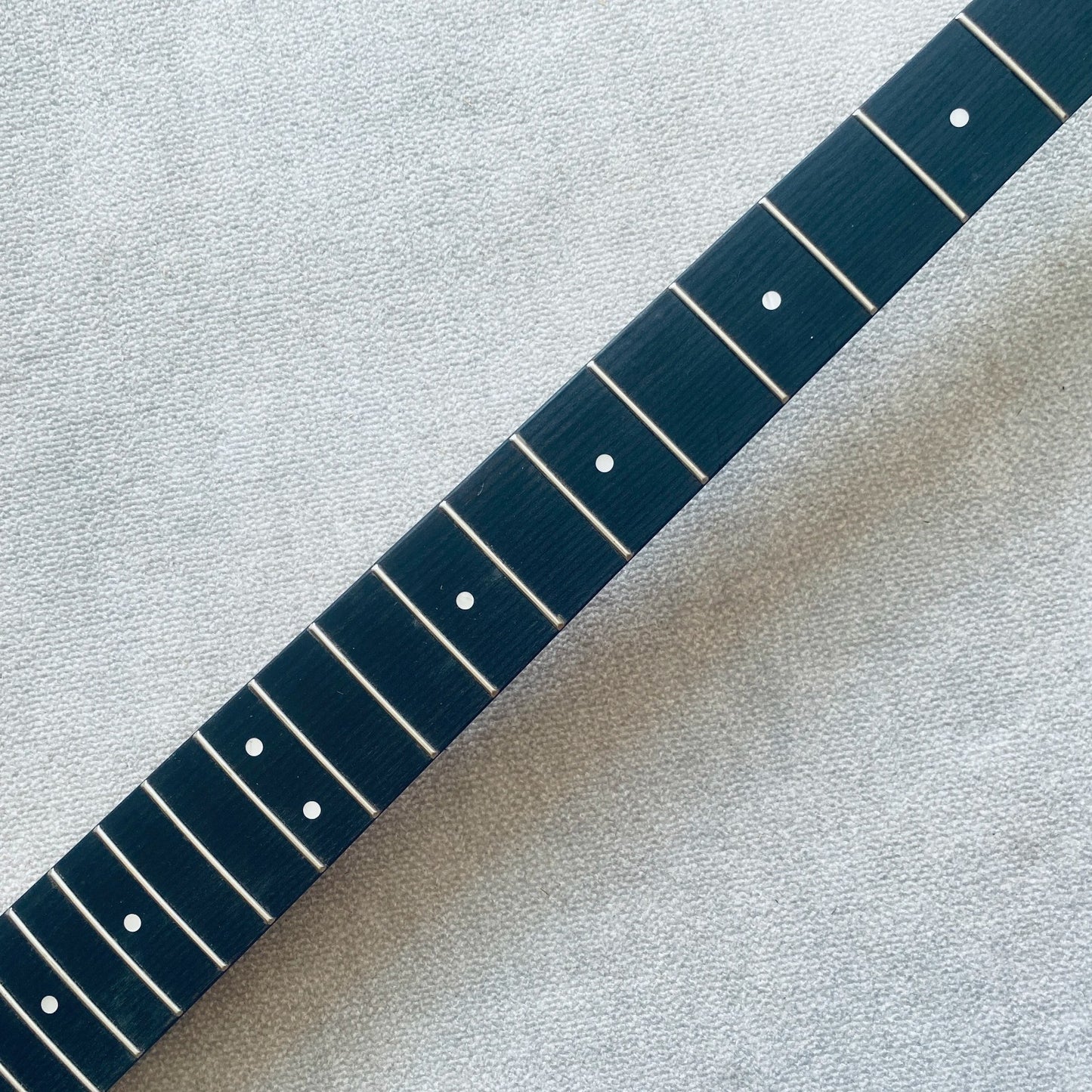 Babilon 5 String Bass Maple Neck, Rosewood Fingerboard 22 Frets