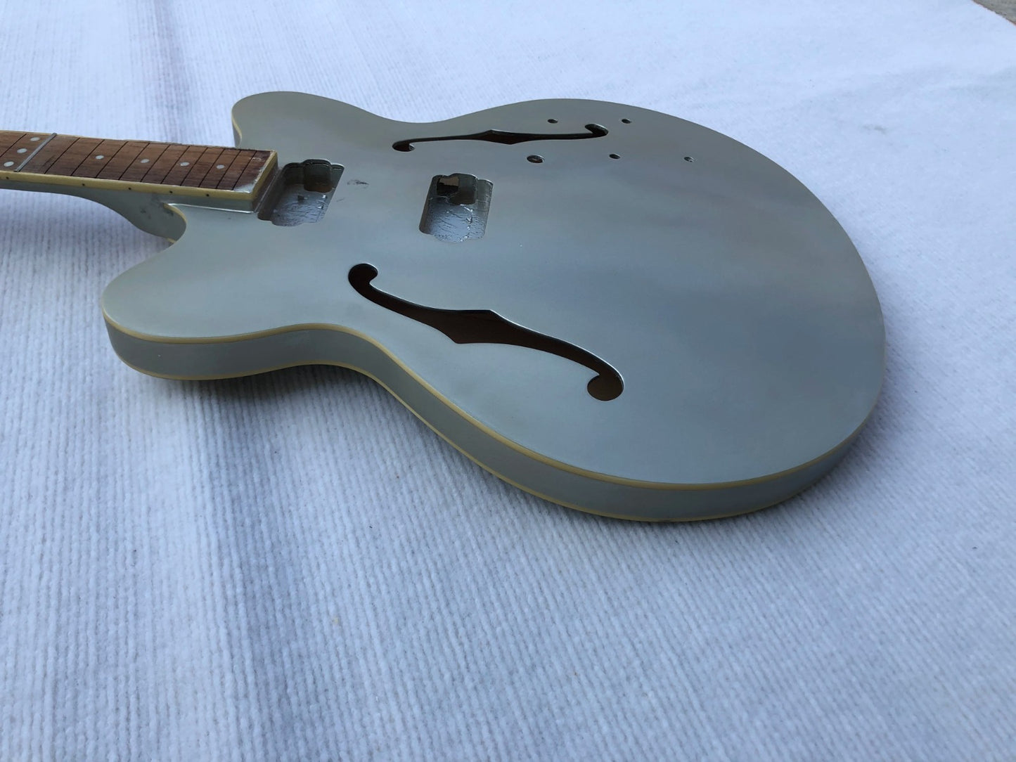Metallic Silver Semi Hollow Jazz Guitar Body with Neck, Rosewood Fretb