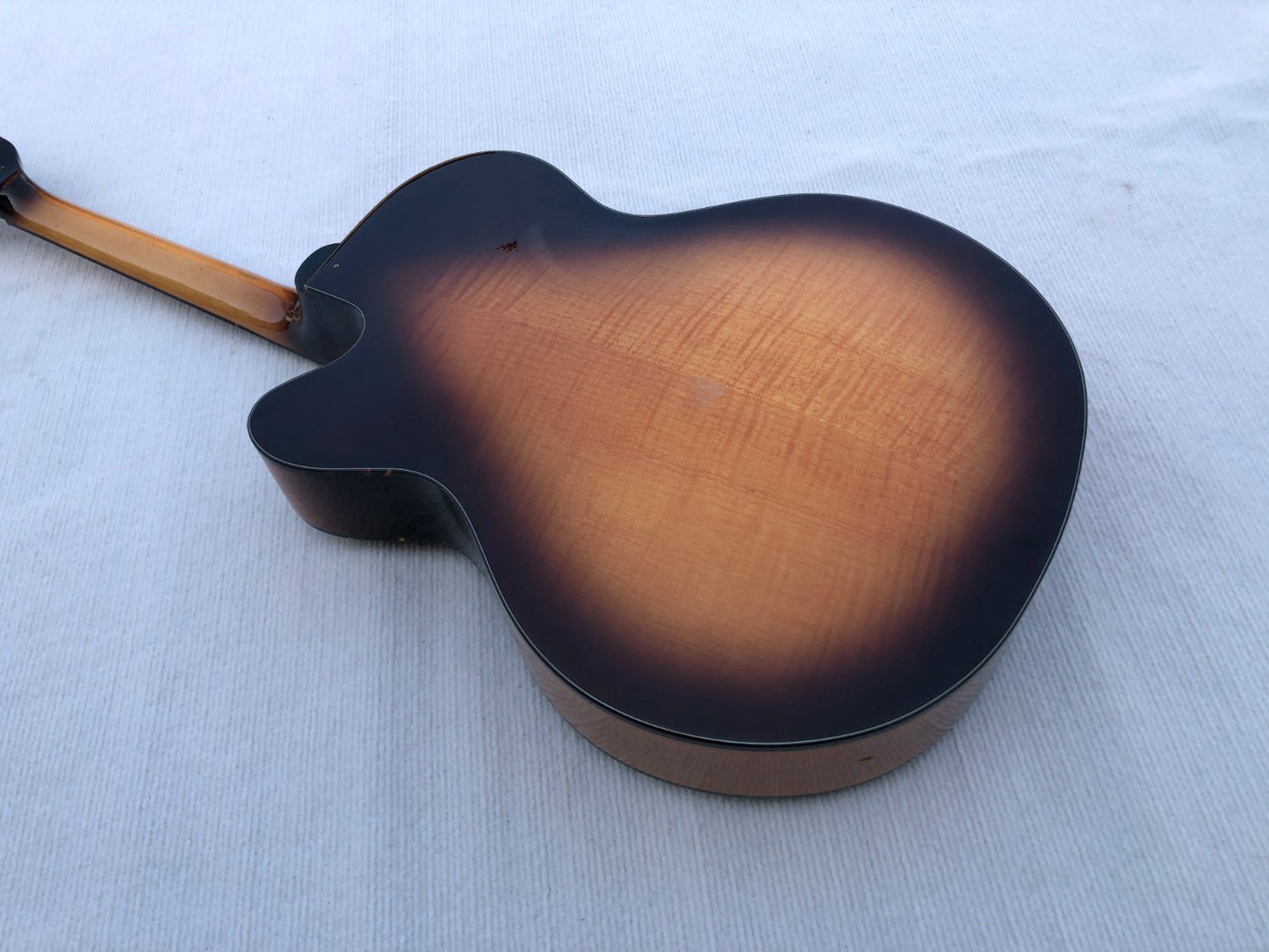 Washburn Sunburst Hollow Body Jazz Guitar with Maple Neck, Rosewood Fi