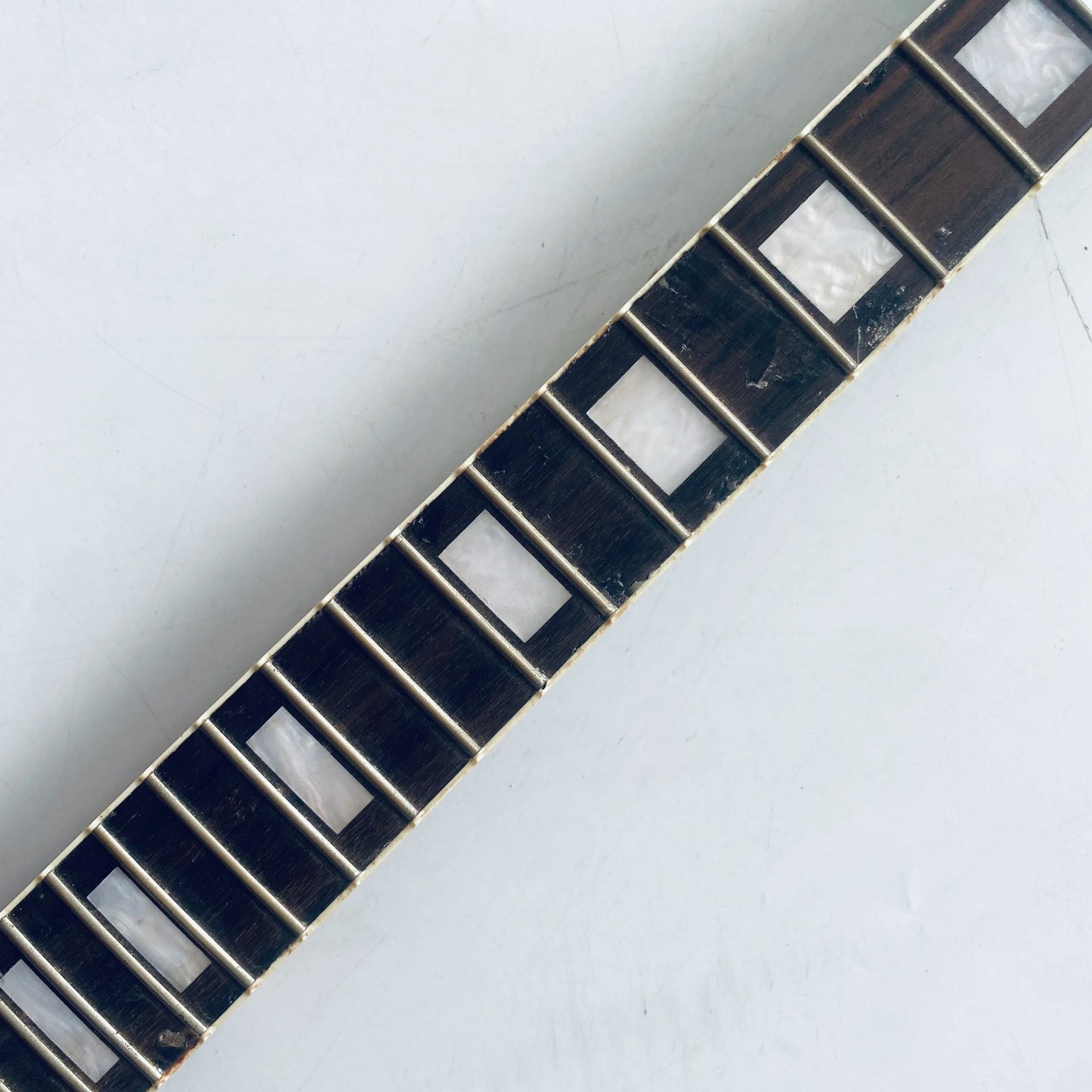 Mahogany Wood Set In Guitar Neck, Rosewood Fingerboard 22 Frets
