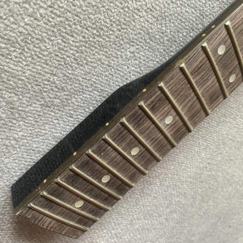 Black Electric Guitar Maple Wood Neck, 22 Frets Rosewood Fingerboard