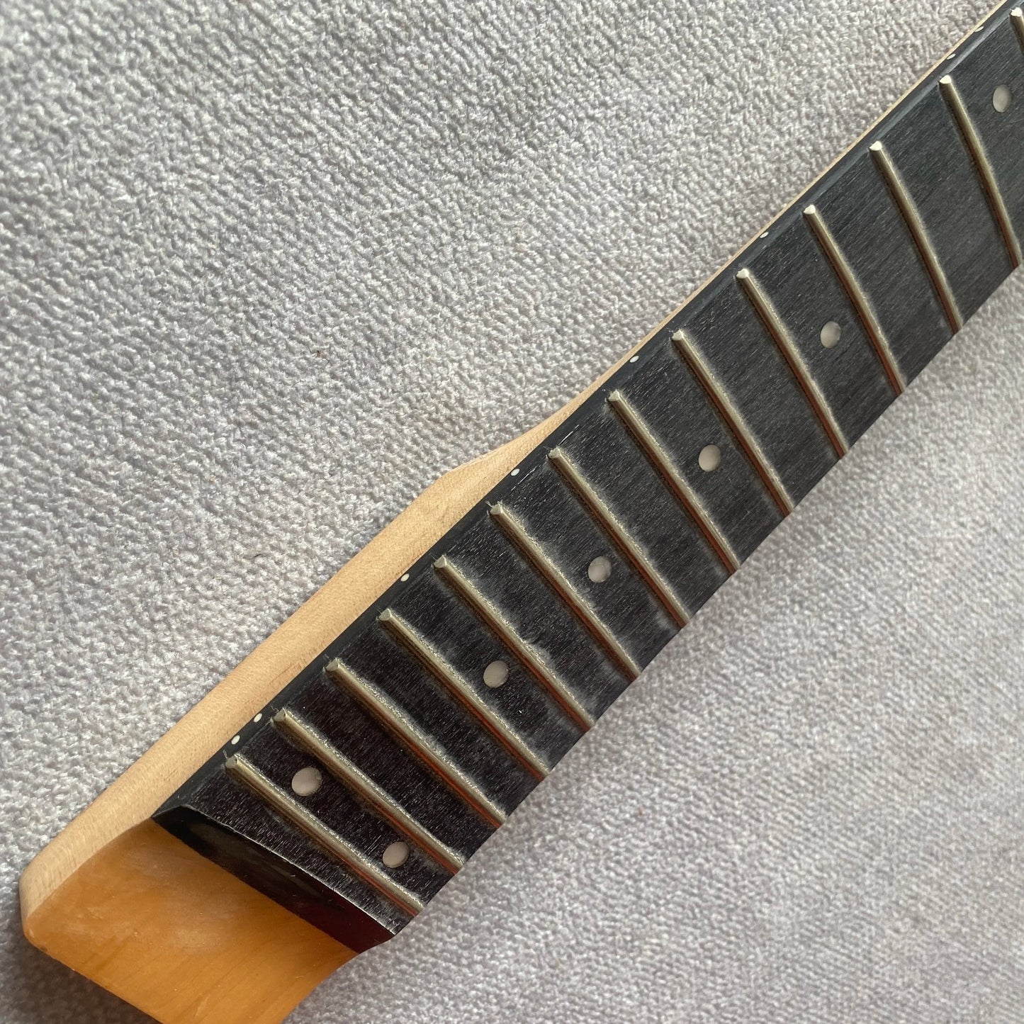 24 Frets Rosewood Fingerboard 4 String Bass Maple Neck