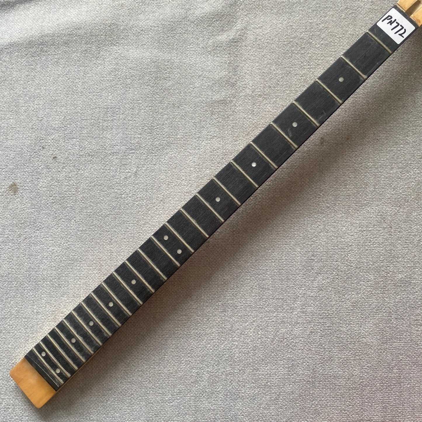 24 Frets Rosewood Fingerboard 4 String Bass Maple Neck