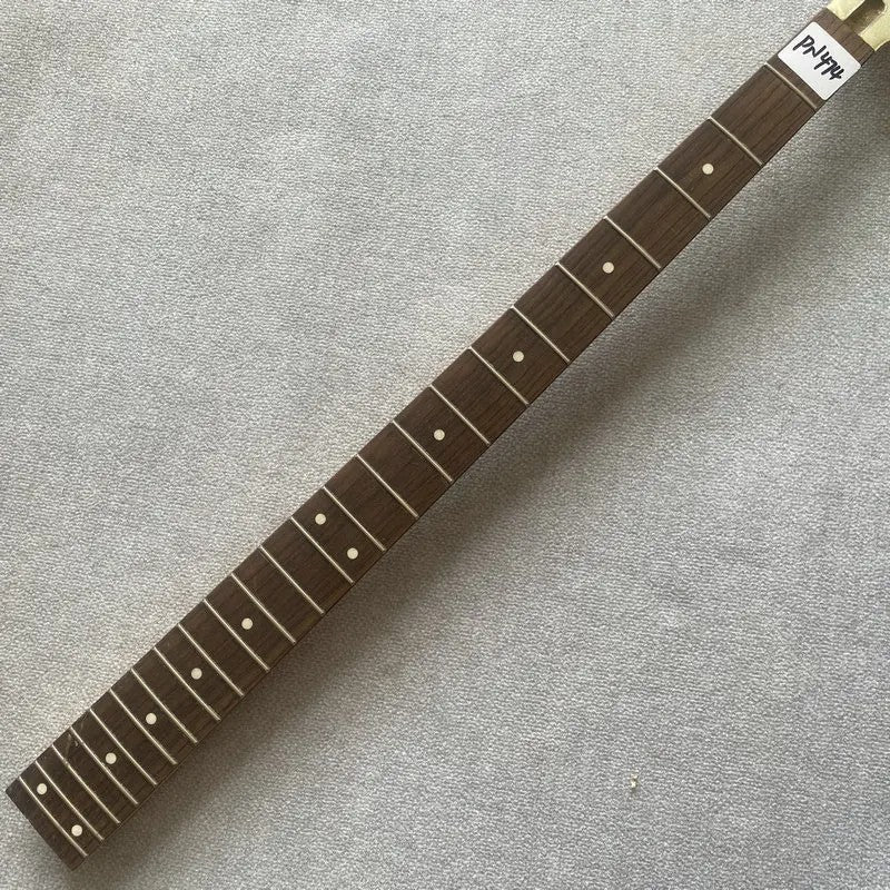 Metallic Silver 4 String Bass Maple Wood Neck, 24 Frets Rosewood Finge