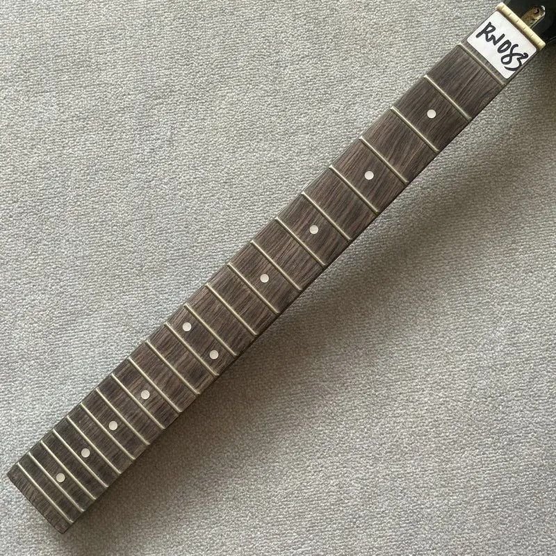 Black Electric Guitar Maple Wood Neck, 22 Frets Rosewood Fingerboard