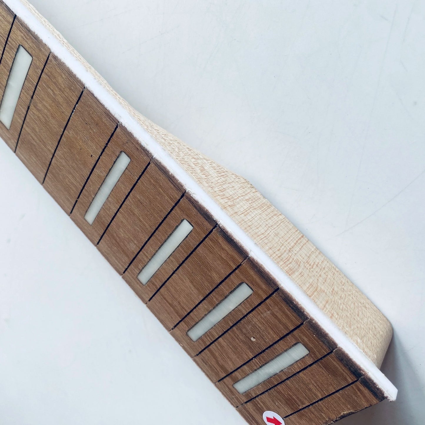 Maple Wood Guitar Neck, 22 Frets Rosewood Fingerboard Fretboard