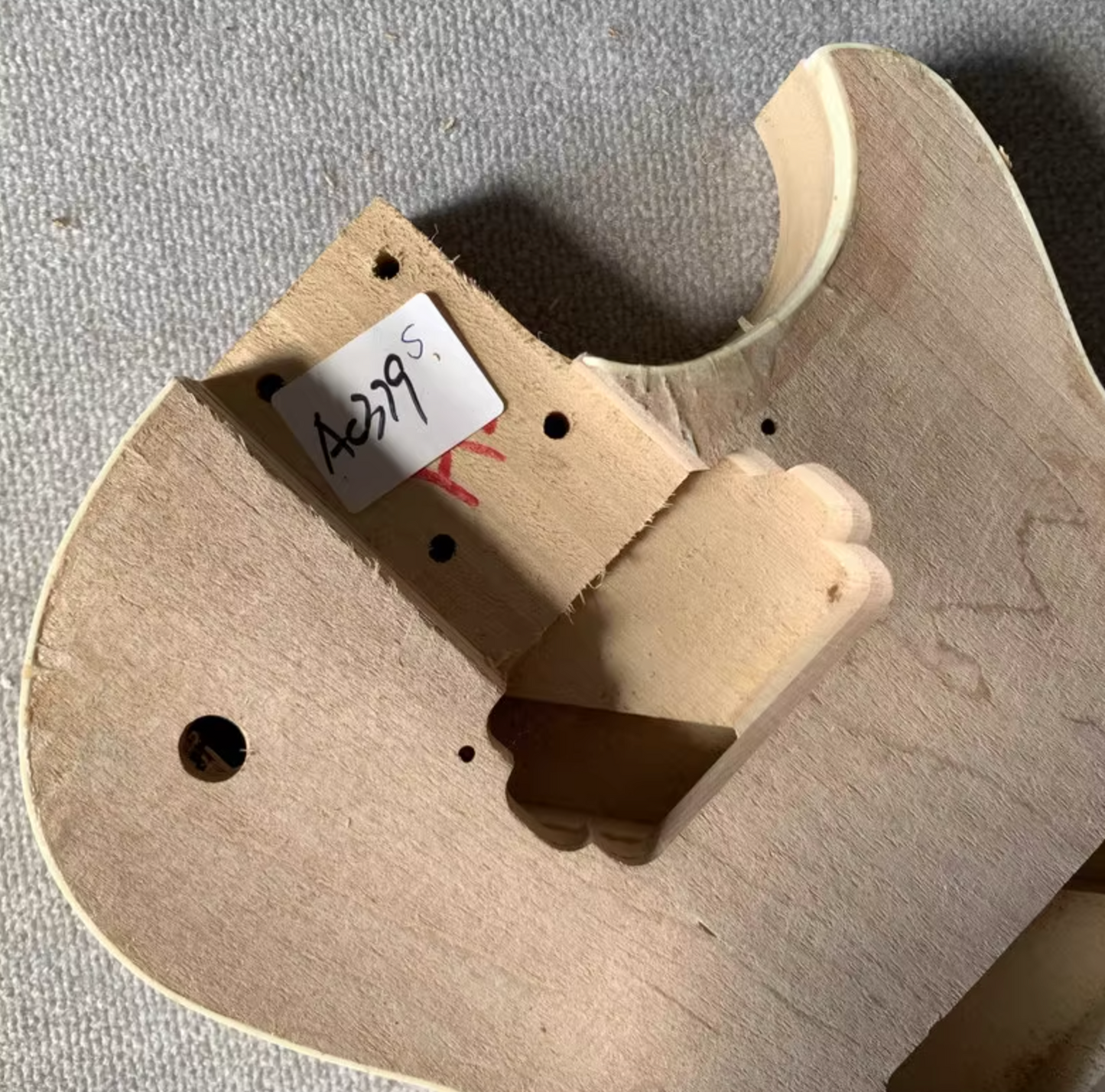 Basswood Guitar Single Cut Unfinished Body with Maple Top Fit Les Paul
