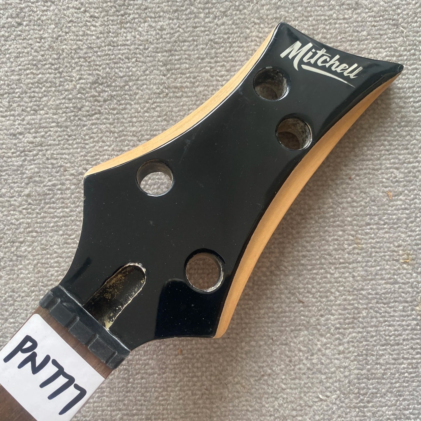 Mitchell 4 String Bass Maple Wood Neck, Rosewood 24 Frets Fingerboard
