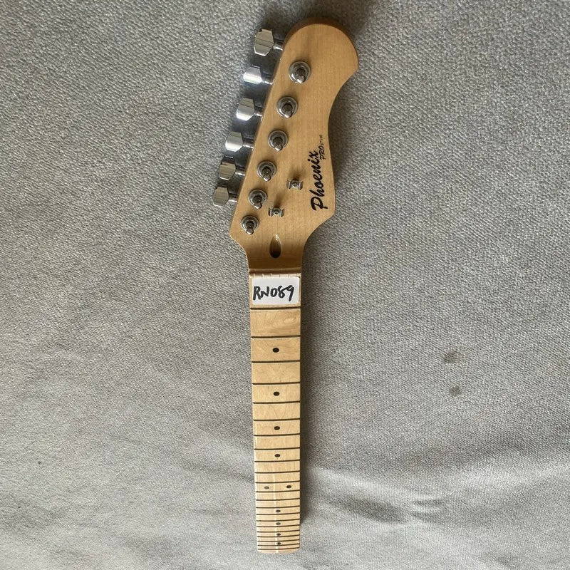 Electric Guitar Maple Wood Neck, Maple Fingerboard 22 Frets, Silver Tu
