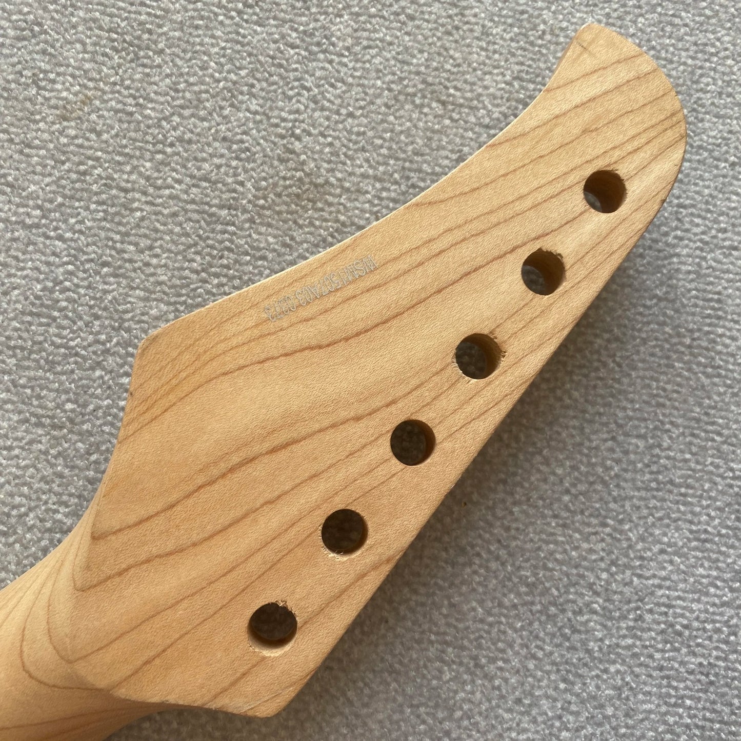 Xaviere Electric Guitar Maple Wood Neck, 22 Frets Fingerboard Fretboar