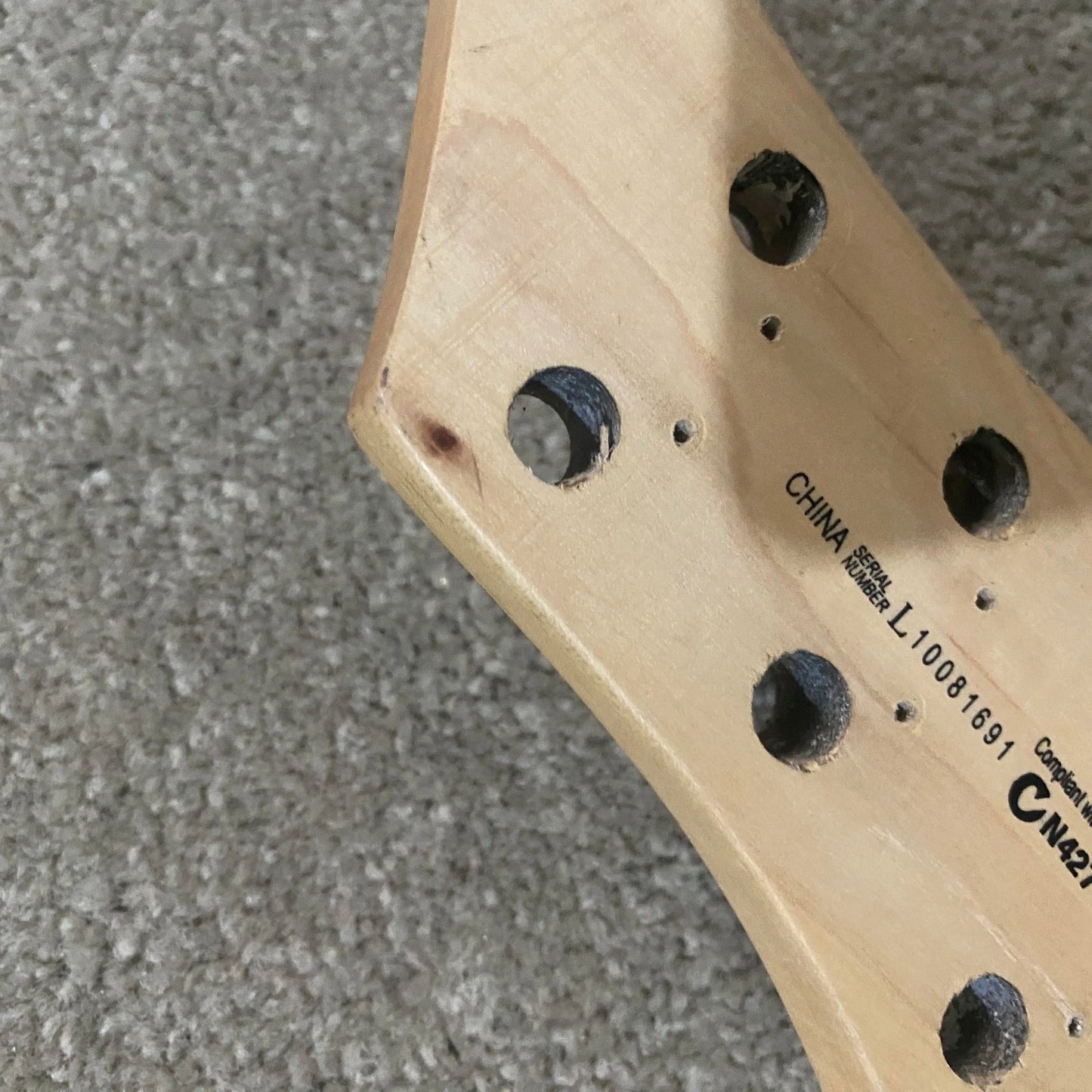 Sebrew Electric Guitar Maple Wood Neck, Rosewood Fingerboard 24 Frets