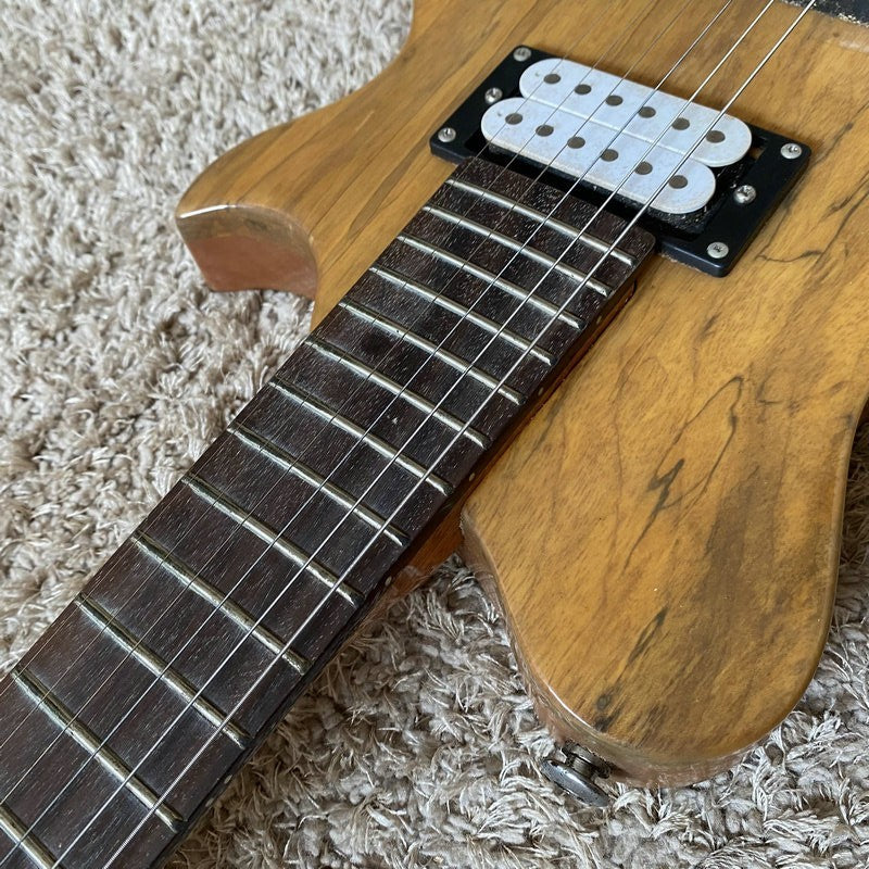 Sakura Guitar, Single Cut Maple Veneer Top Mahogany Body, Rosewood Fin