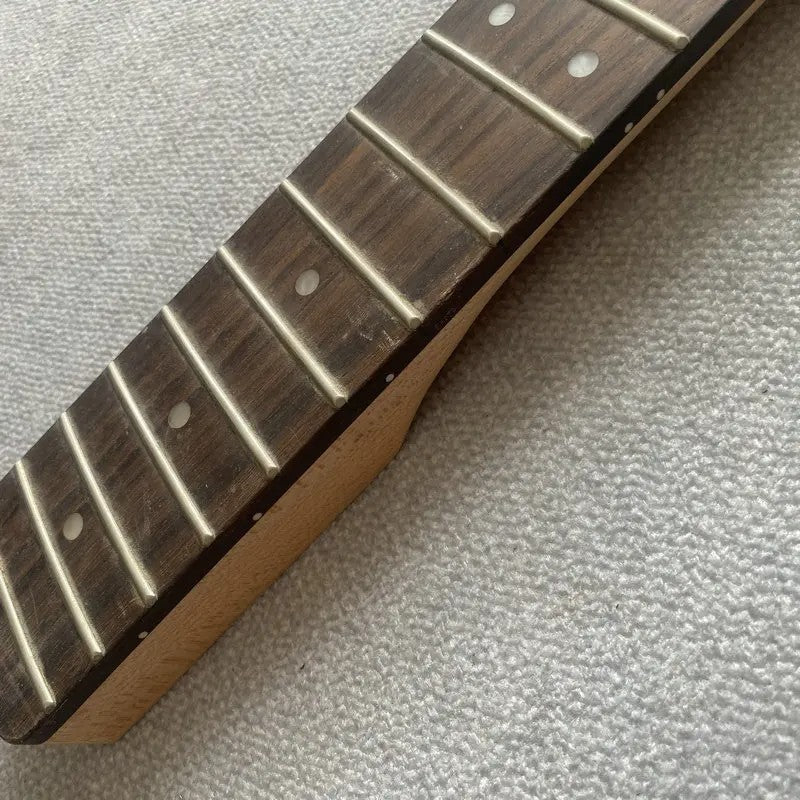Harley Benton Lefty 4 String Bass Maple Neck, Rosewood Fingerboard 20