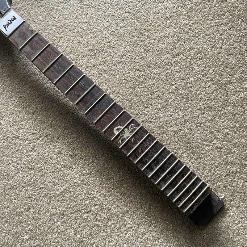 Maple Wood Guitar Neck, Rosewood Fingerboard 22 Frets, Scorpion Top St