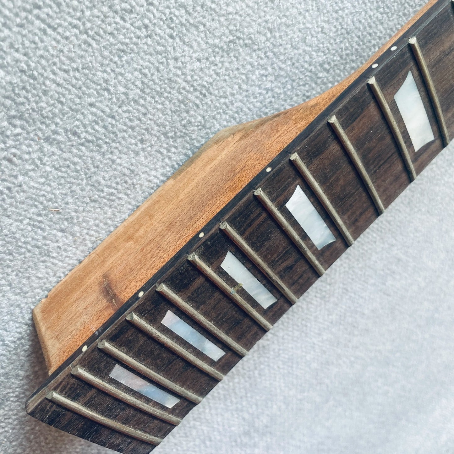 Okoume Wood Guitar Neck, Rosewood Fingerboard 22 Frets Fingerboard Fre
