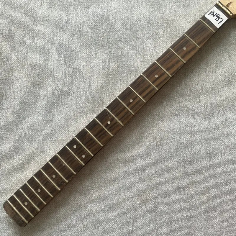 Harley Benton Lefty 4 String Bass Maple Neck, Rosewood Fingerboard 20