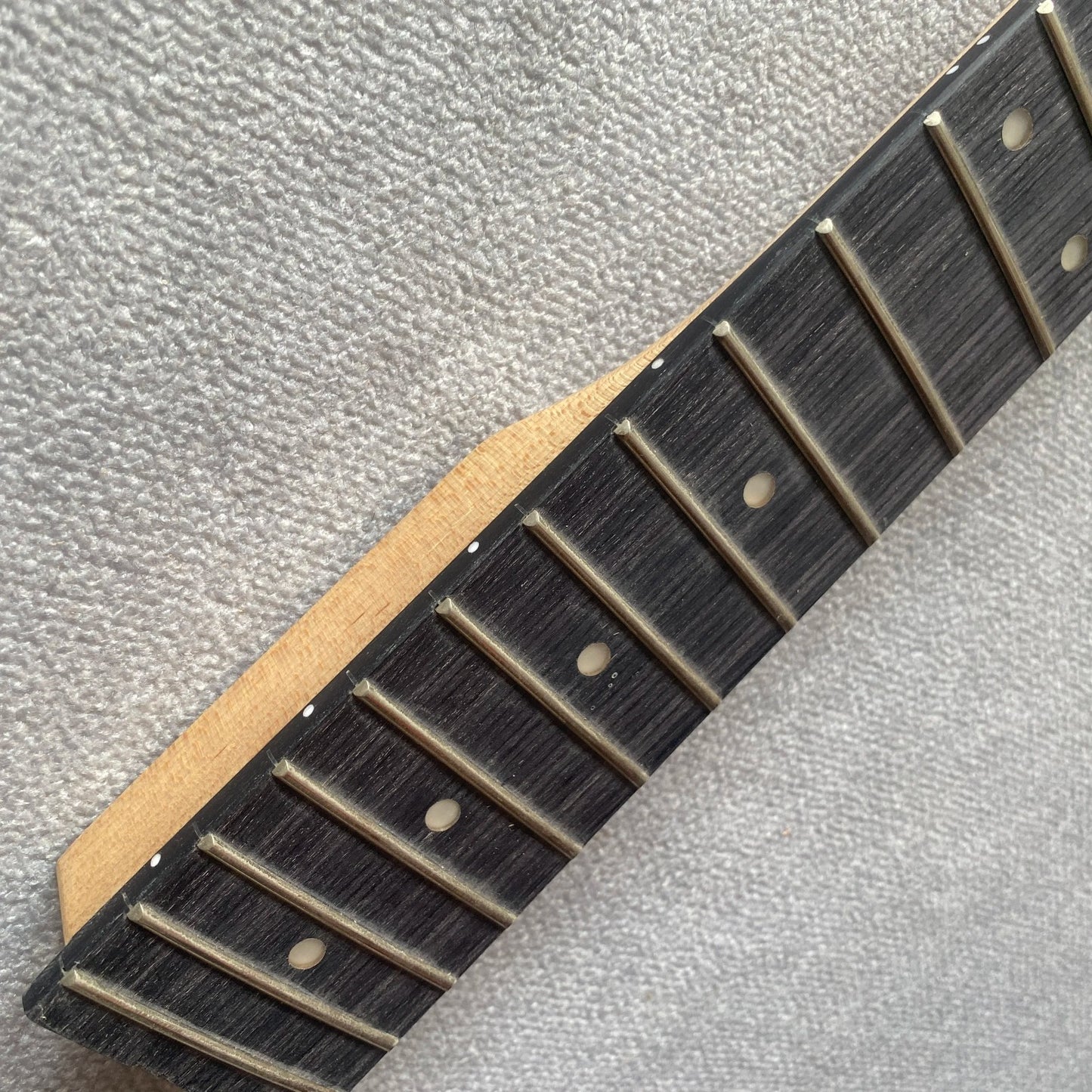 Black 4 String Electric Bass Maple Neck, Rosewood Fingerboard 22 Frets