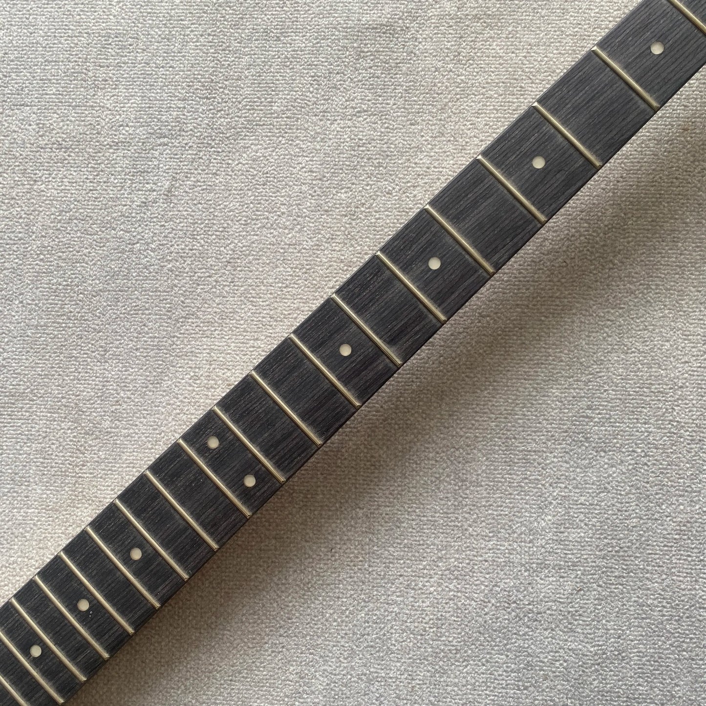 Black 4 String Electric Bass Maple Neck, Rosewood Fingerboard 22 Frets