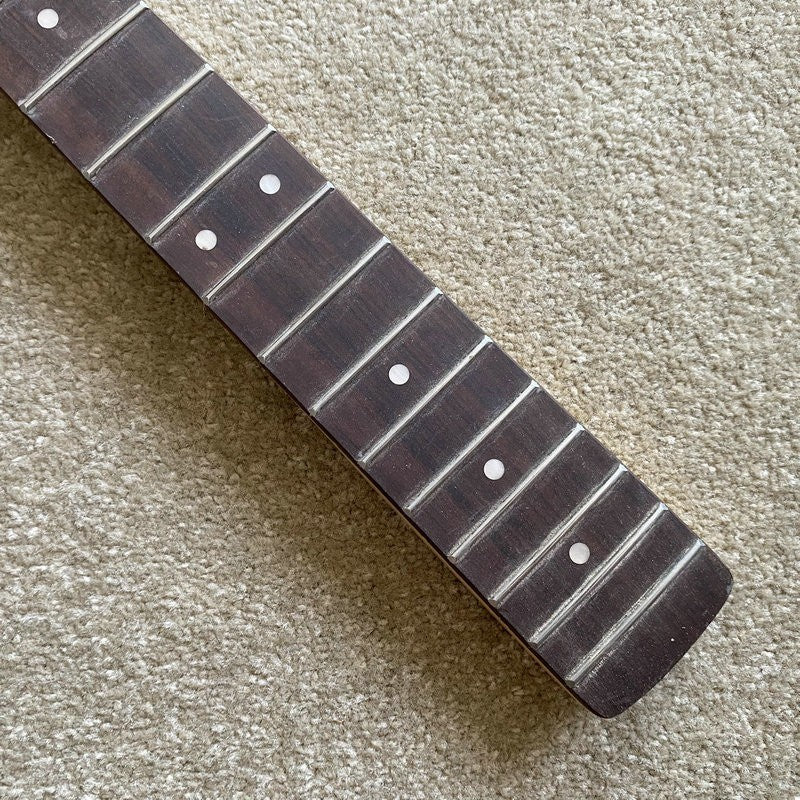 Peavey 4 String Bass Maple Wood Neck, Rosewood Fingerboard, Defected T