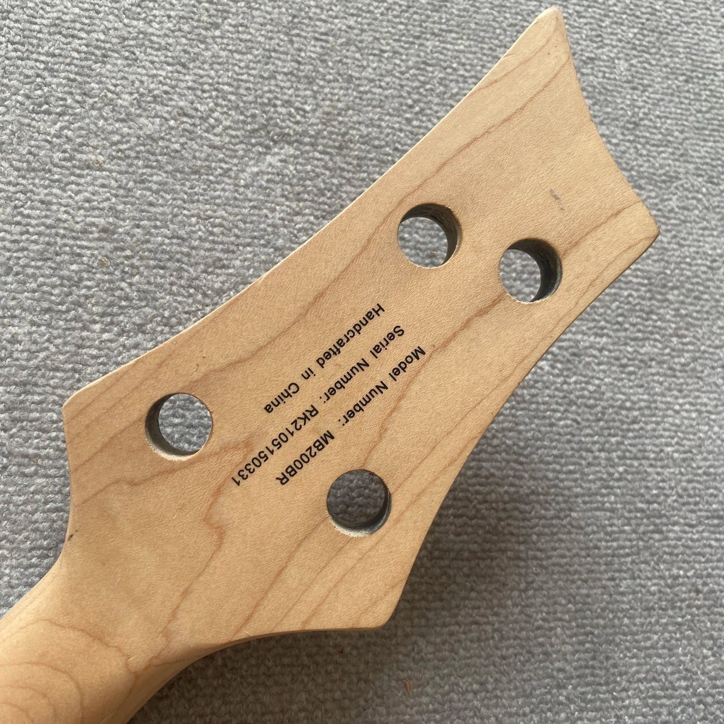 Mitchell 4 String Bass Maple Wood Neck, Rosewood 24 Frets Fingerboard
