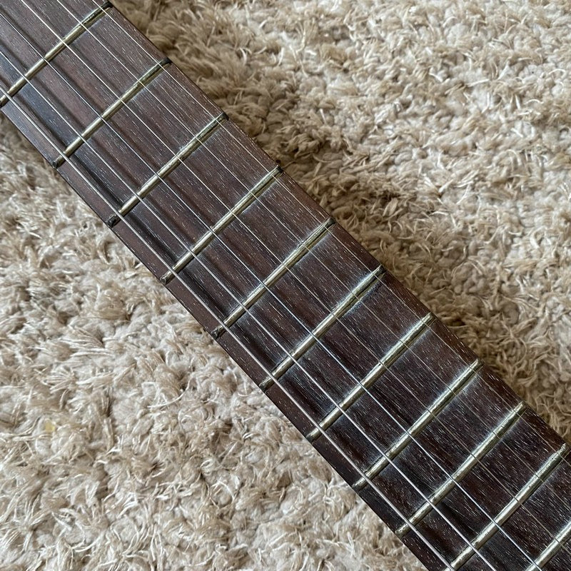 Sakura Guitar, Single Cut Maple Veneer Top Mahogany Body, Rosewood Fin