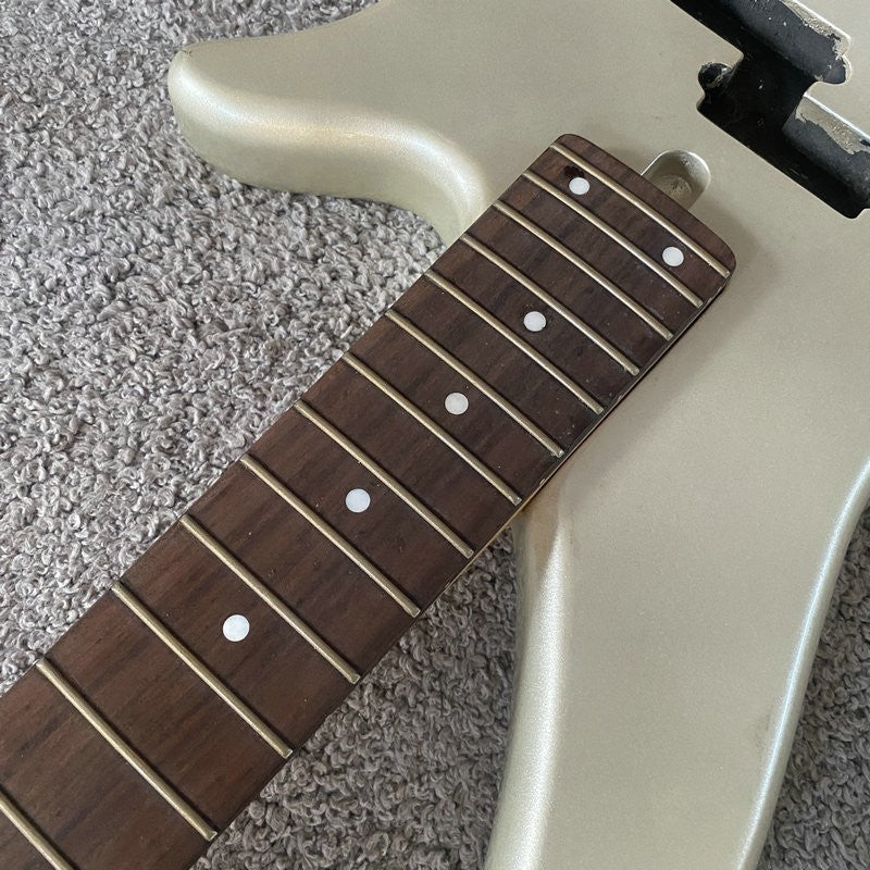 4 String Electric Bass Metallic Basswood Body, Maple Neck, Rosewood Fi