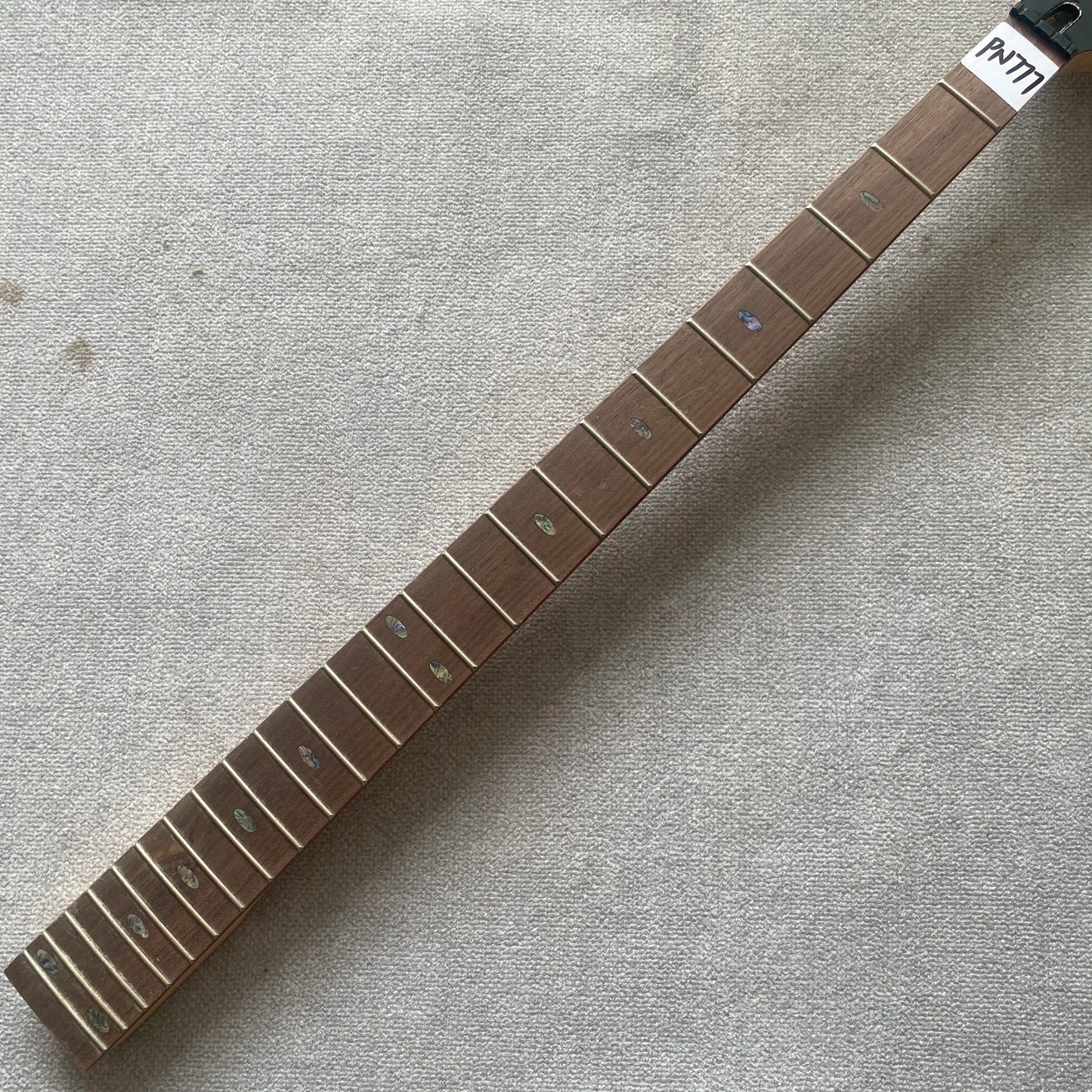 Mitchell 4 String Bass Maple Wood Neck, Rosewood 24 Frets Fingerboard