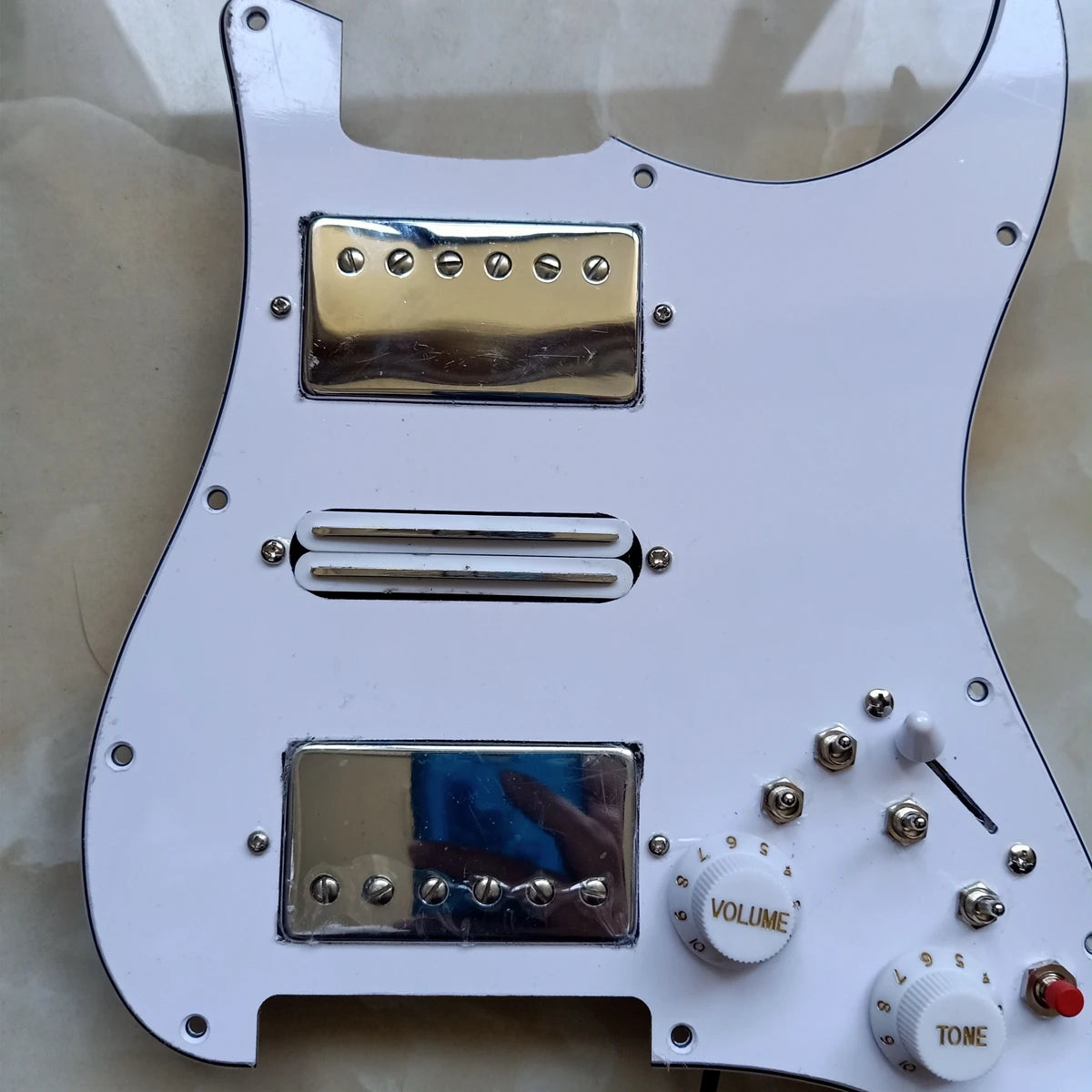 Upgraded HSH US Pickguard White Humbucker Alnico Pickups 7 Way Switch Multifunction Welding Harness 1 Set Guitar Parts For Stratocaster Strat