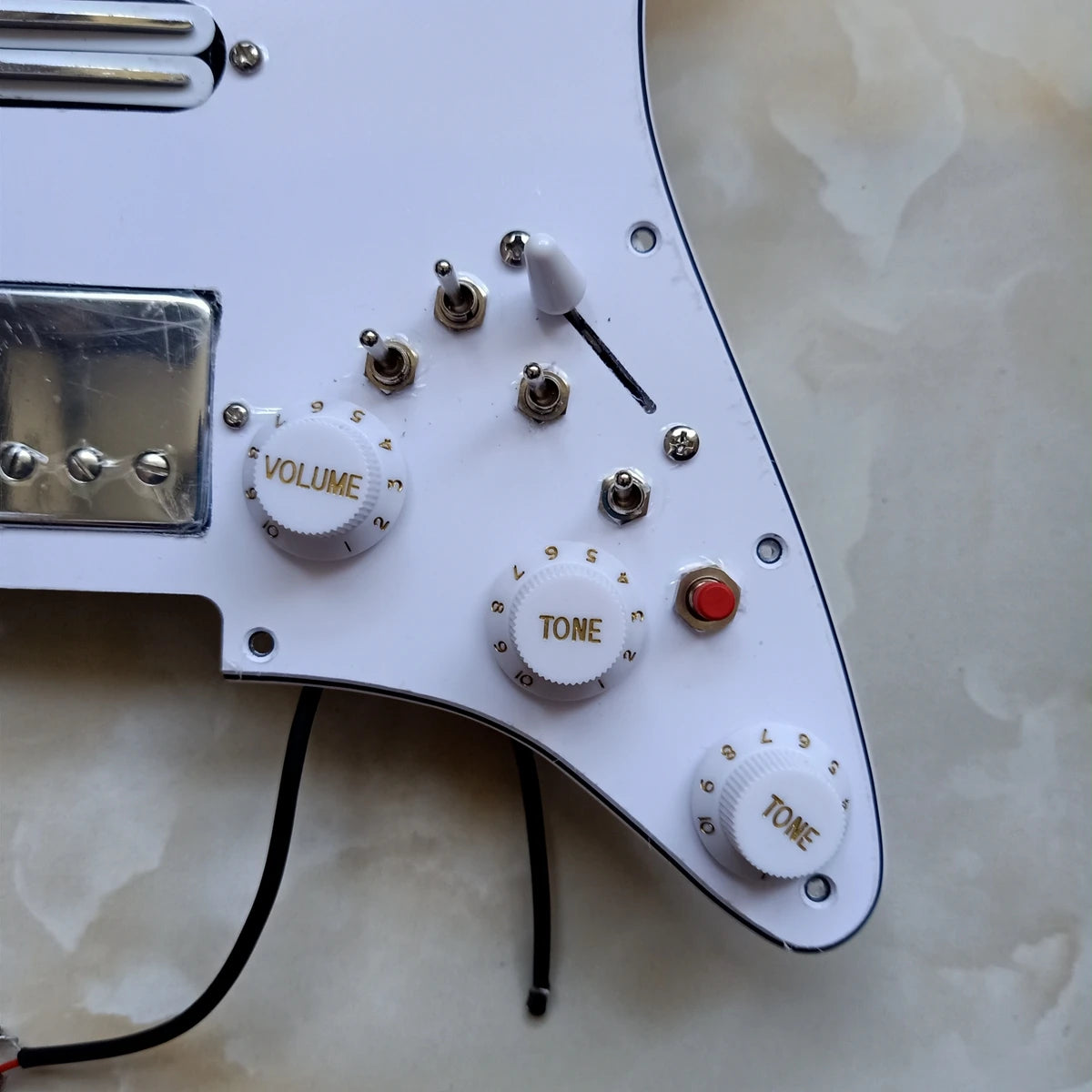 Upgraded HSH US Pickguard White Humbucker Alnico Pickups 7 Way Switch Multifunction Welding Harness 1 Set Guitar Parts For Stratocaster Strat