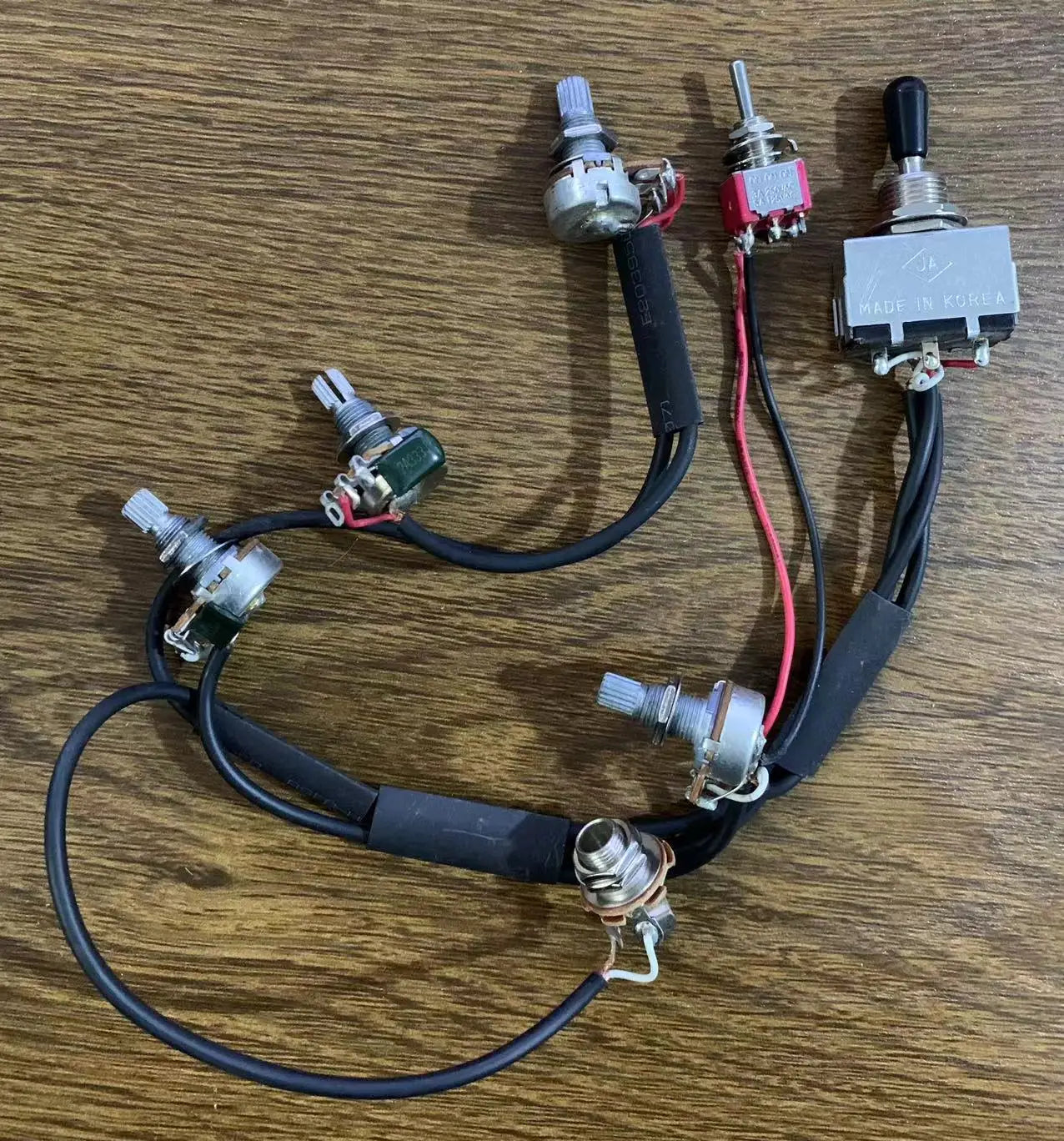 1 Set of Pre-Wired Wiring Control System (3 Ways Switch,Small 3 ways switch,jack output+Pots) For IBZ Electric Jazz Guitar