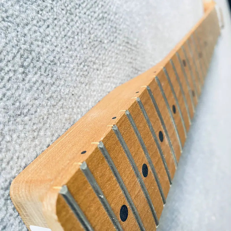 Roasted Maple Wood Guitar Neck and Maple Fingerboard