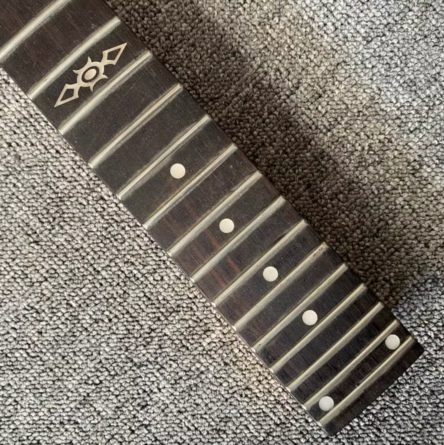 SGR Left Handed Guitar Maple Wood Neck, Rosewood 24 Frets Fingerboard