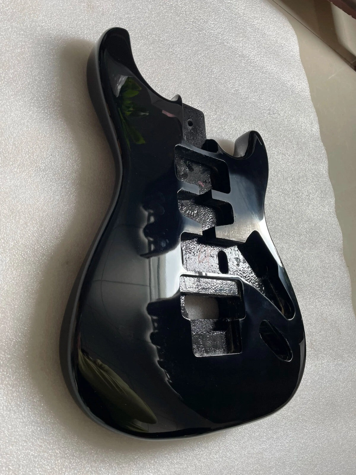 Metallic Black Poplar Wood HSH Guitar Body with Double Locking Bridge Fit Strat