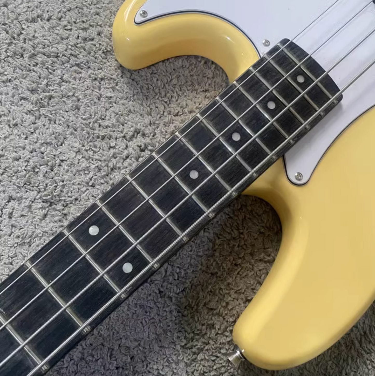 Eko 4 String Electric Bass, Basswood Body, Maple Neck, Rosewood Rosewood
