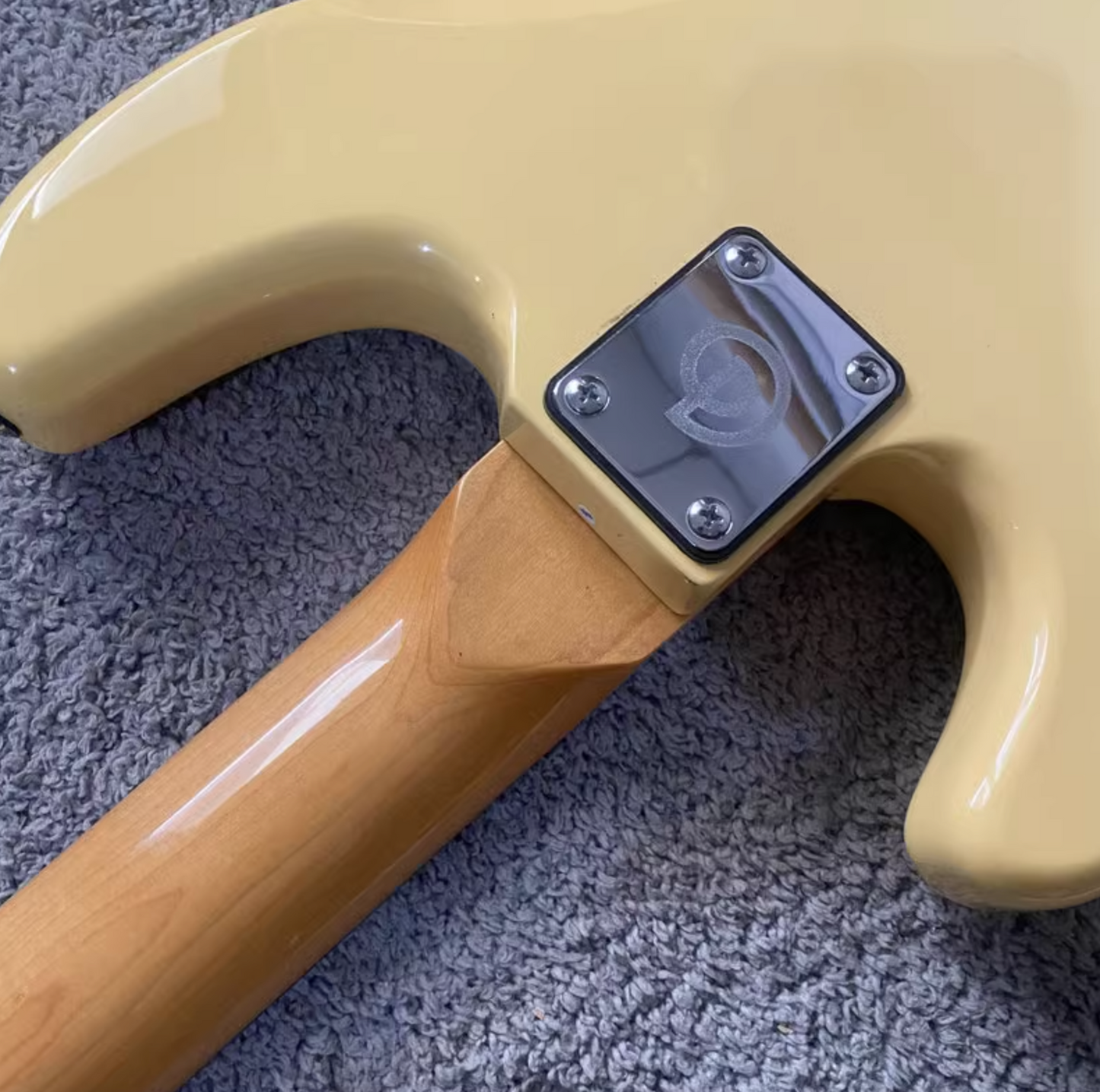 Eko 4 String Electric Bass, Basswood Body, Maple Neck, Rosewood Rosewood