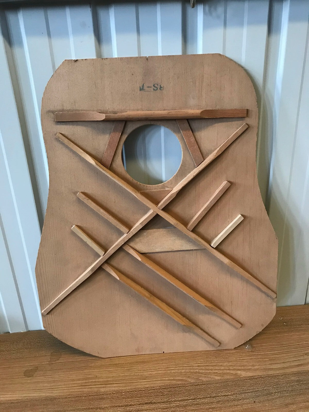 Spruce Plywood 41 Inch Acoustic Guitar Body Panel with Wooden Bracket