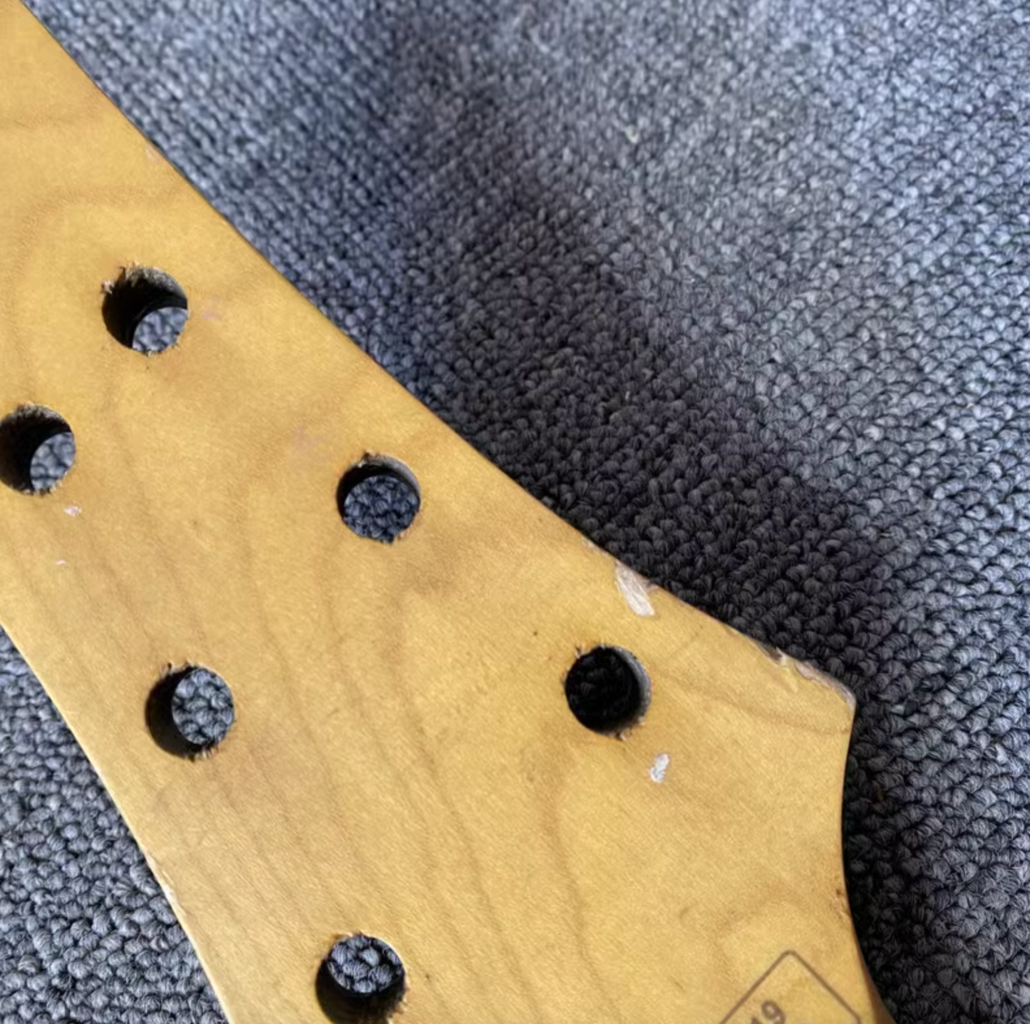 SGR Left Handed Guitar Maple Wood Neck, Rosewood 24 Frets Fingerboard
