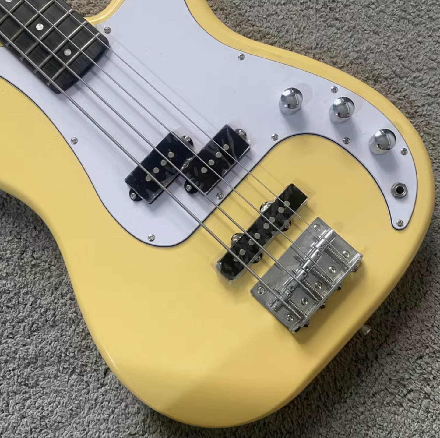 Eko 4 String Electric Bass, Basswood Body, Maple Neck, Rosewood Rosewood