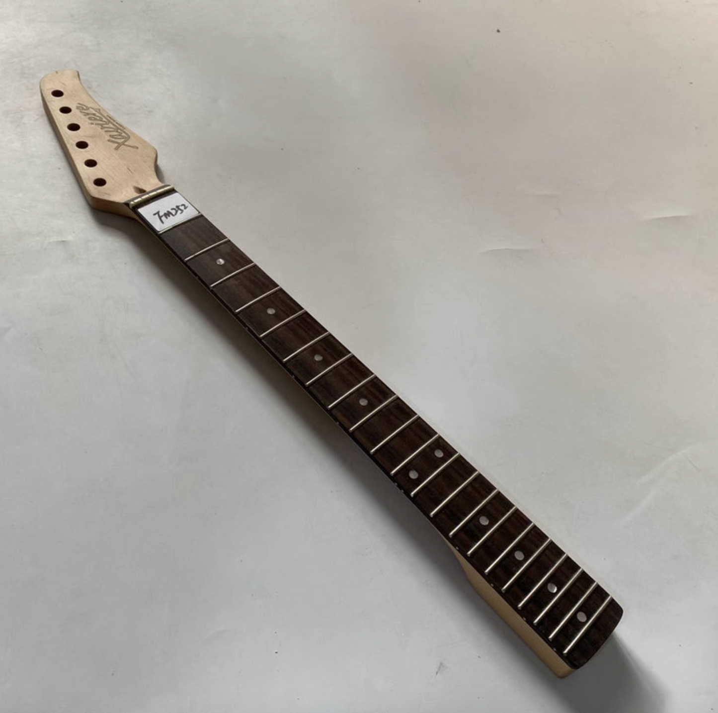 Xaviere Guitar Maple Wood Neck, Rosewood 21 Frets Fingerboard