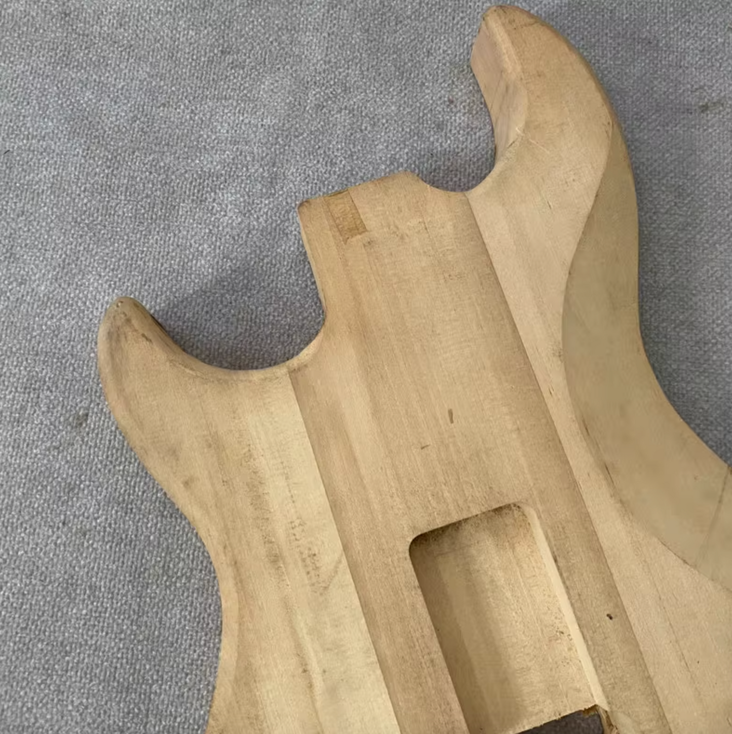 Basswood Guitar Double Cutaway Unfinished Body with Veneer Maple Top