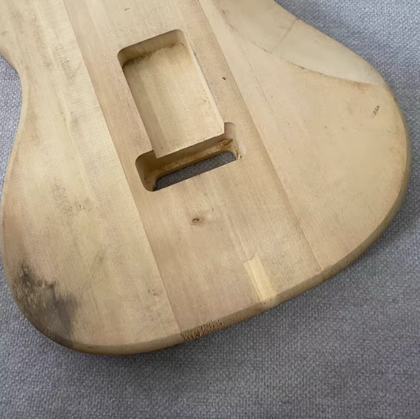 Basswood Guitar Double Cutaway Unfinished Body with Veneer Maple Top