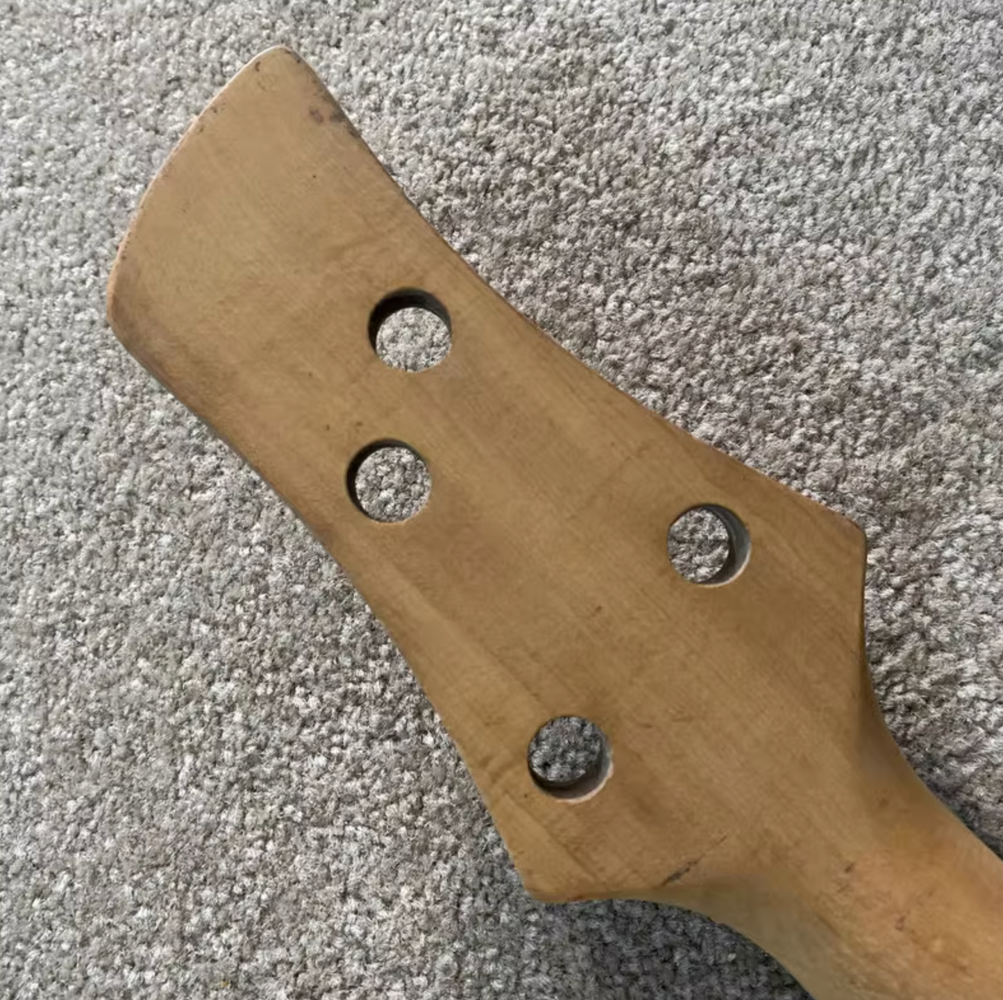 MCartney 4 String Bass Maple Wood Neck, Rosewood 22 Frets Fingerboard