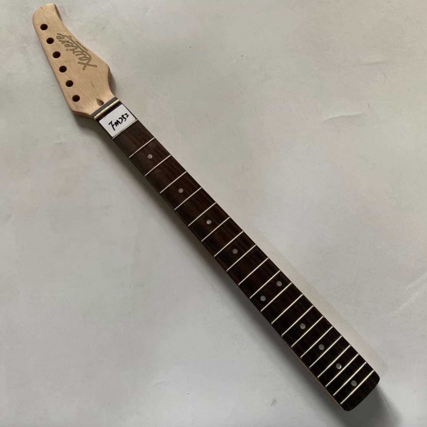 Xaviere Guitar Maple Wood Neck, Rosewood 21 Frets Fingerboard