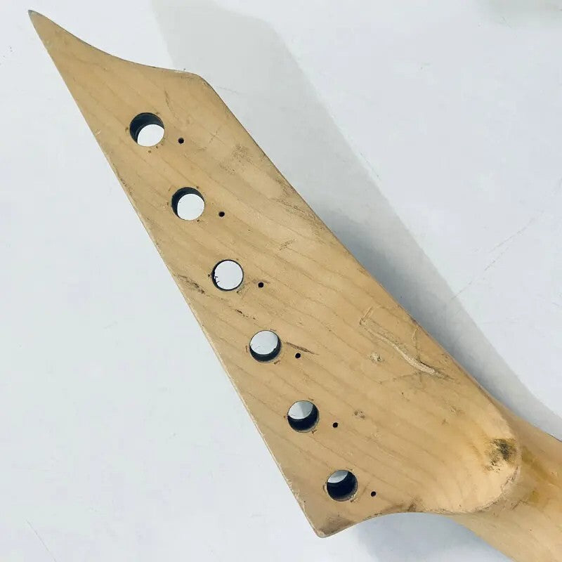 Black Reversed Headstock Guitar Maple Wood Neck, Rosewood 24 Frets Fingerboard